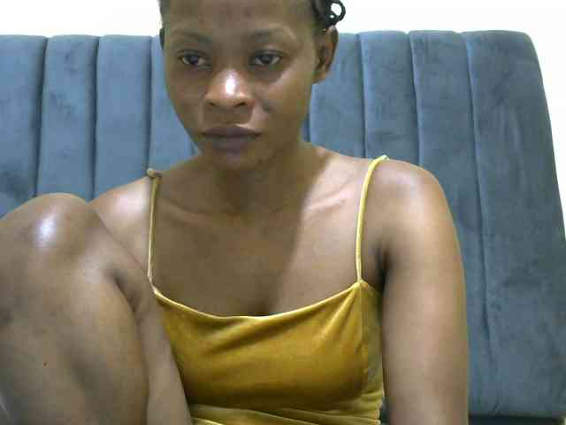 PrettyAlianah webcam
