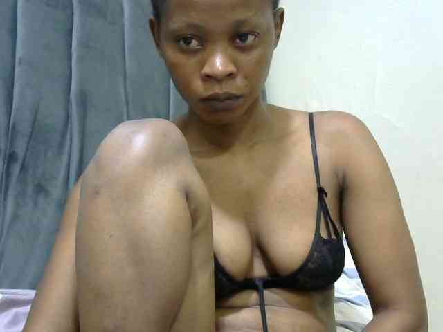 PrettyAlianah webcam