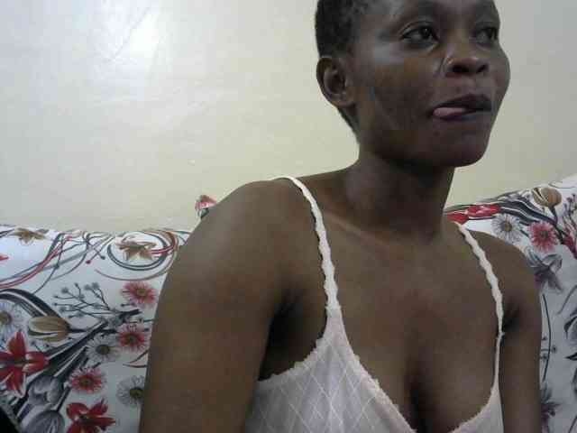PrettyAlianah webcam