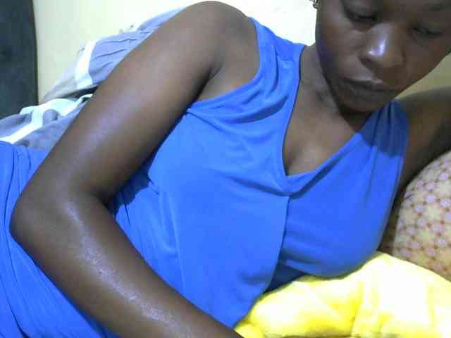 PrettyAlianah webcam