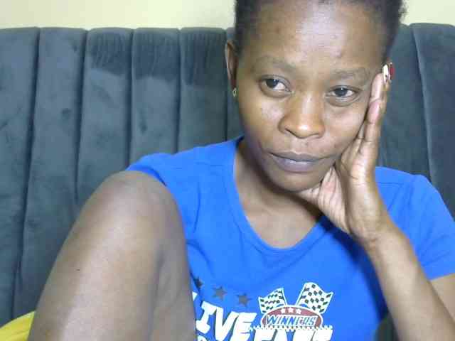 PrettyAlianah webcam