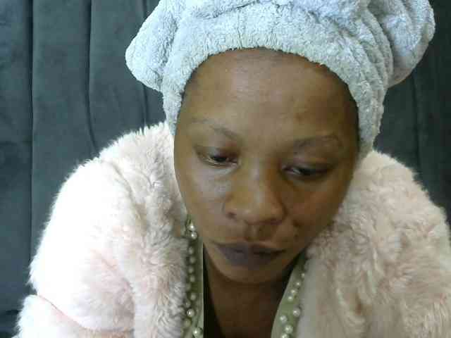 PrettyAlianah webcam