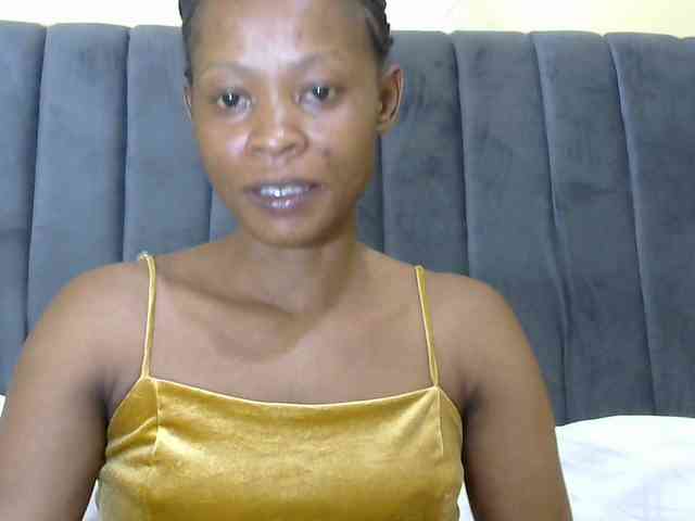 PrettyAlianah webcam