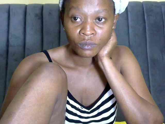 PrettyAlianah webcam