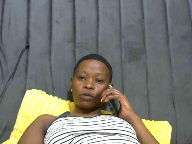PrettyAlianah webcam