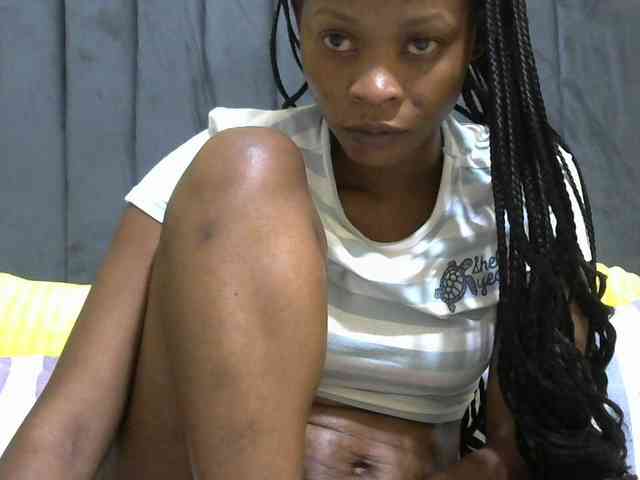 PrettyAlianah webcam
