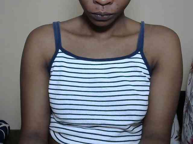 PrettyAlianah webcam