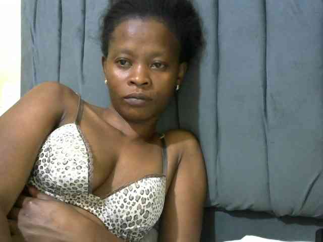 PrettyAlianah webcam