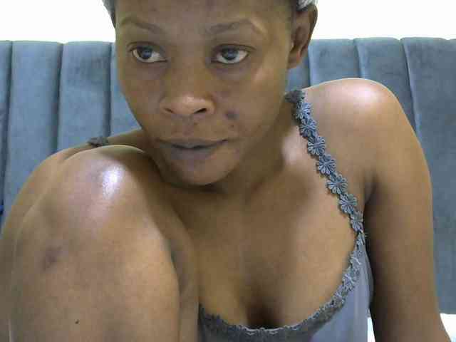 PrettyAlianah webcam