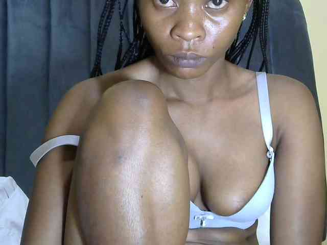 PrettyAlianah webcam