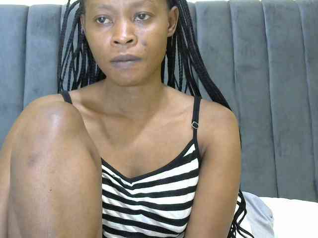 PrettyAlianah webcam
