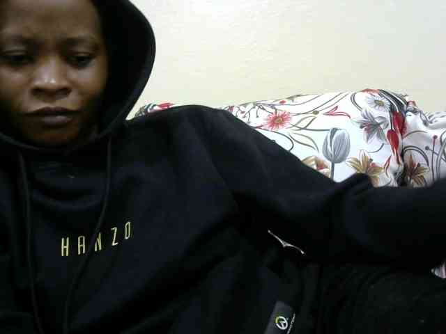 PrettyAlianah webcam