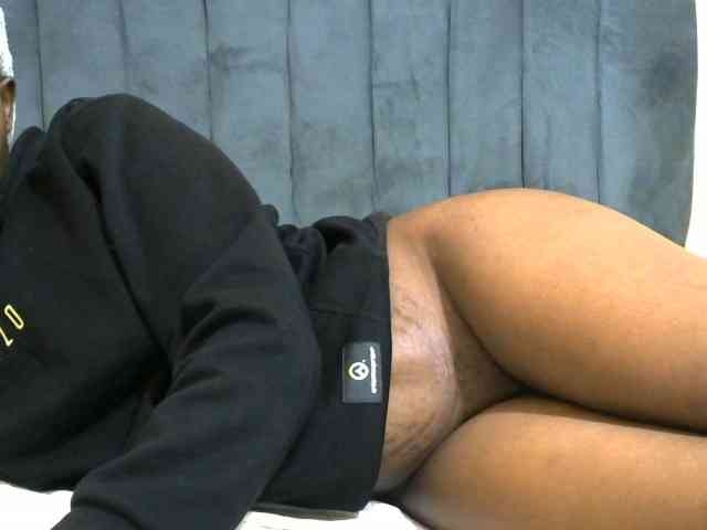 PrettyAlianah webcam