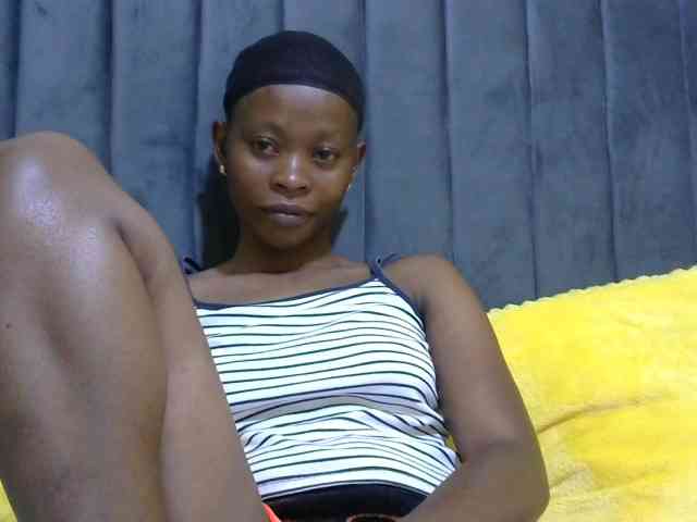 PrettyAlianah webcam