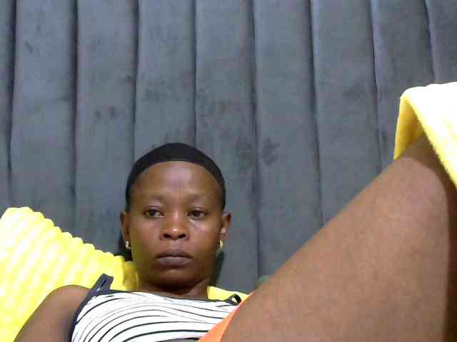 PrettyAlianah webcam