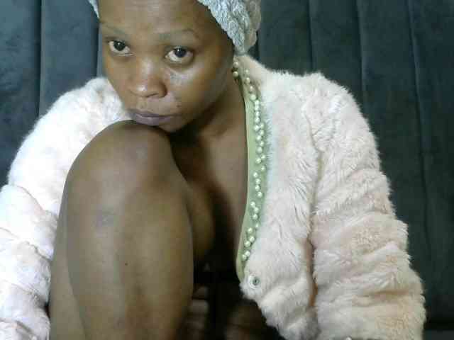 PrettyAlianah webcam