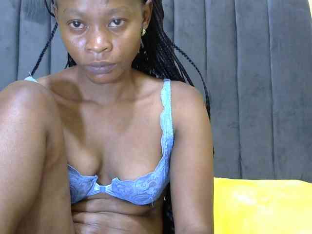 PrettyAlianah webcam