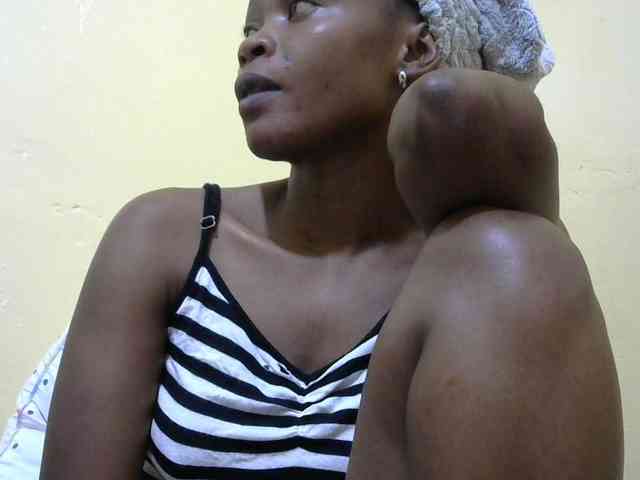 PrettyAlianah webcam