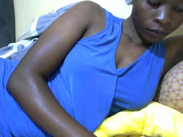 PrettyAlianah webcam