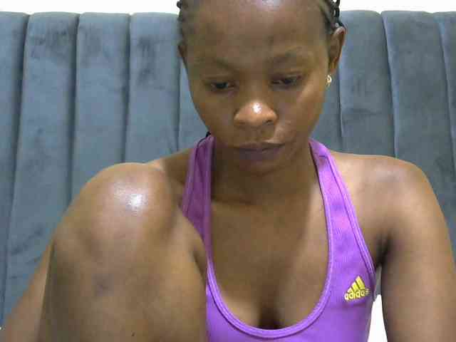 PrettyAlianah webcam