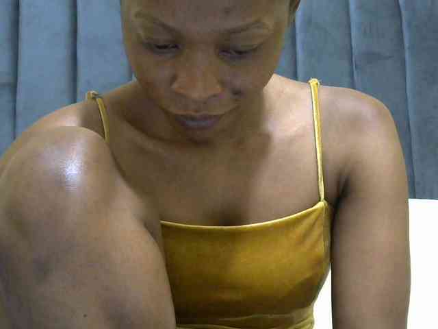 PrettyAlianah webcam