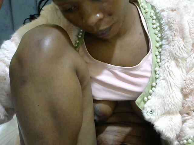 PrettyAlianah webcam