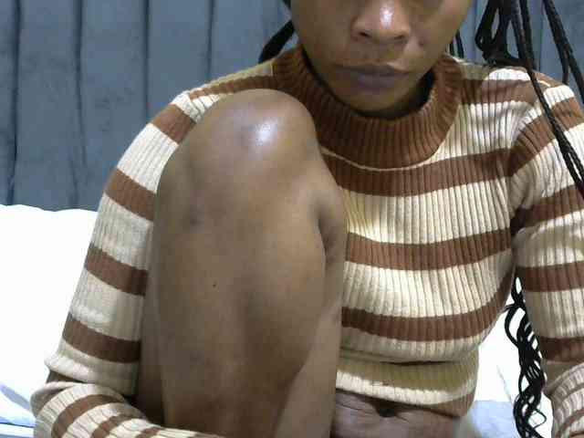 PrettyAlianah webcam