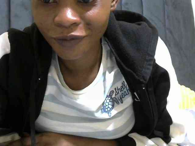 PrettyAlianah webcam