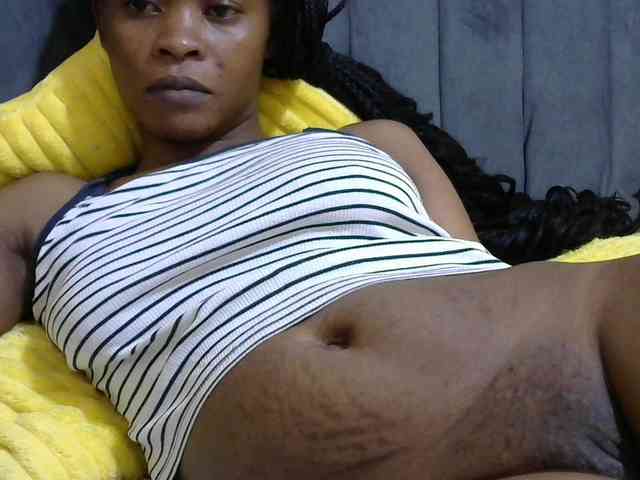 PrettyAlianah webcam