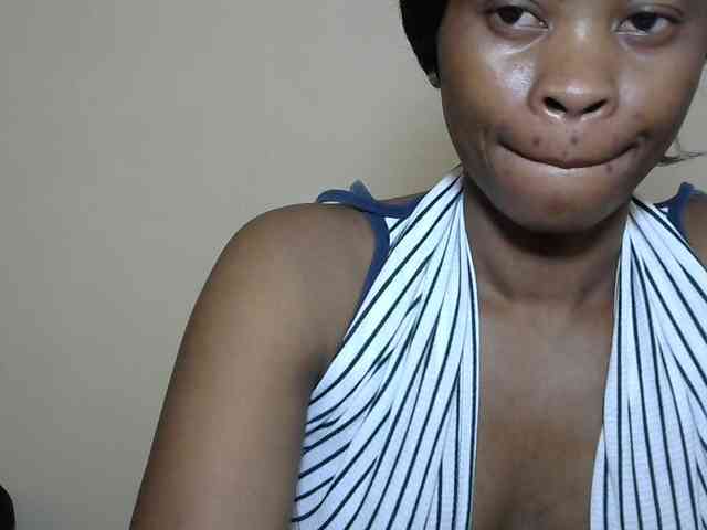 PrettyAlianah webcam