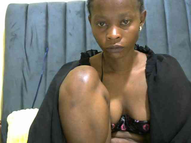 PrettyAlianah webcam