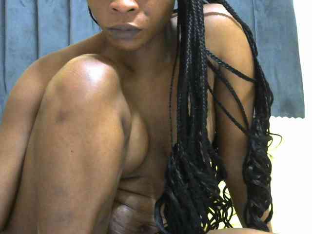 PrettyAlianah webcam
