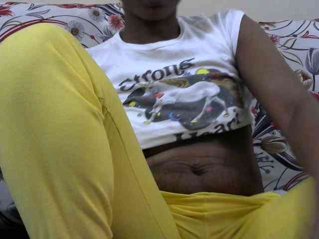 PrettyAlianah webcam