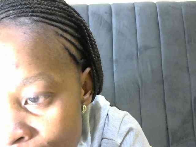 PrettyAlianah webcam