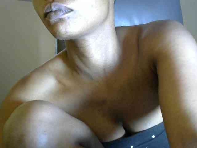 PrettyAlianah webcam