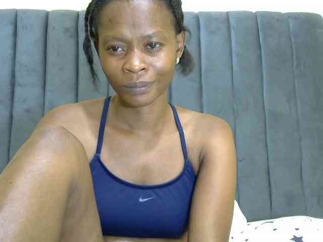 PrettyAlianah webcam
