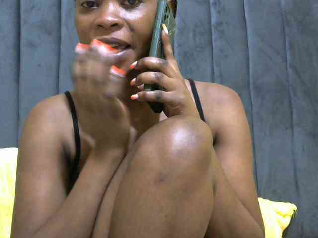 PrettyAlianah webcam
