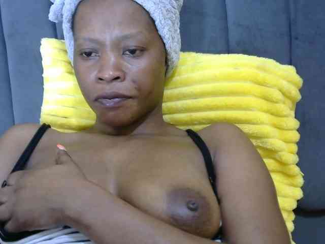 PrettyAlianah webcam