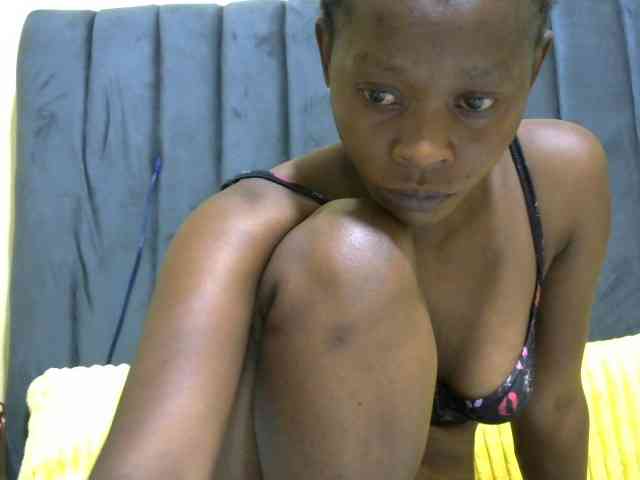 PrettyAlianah webcam