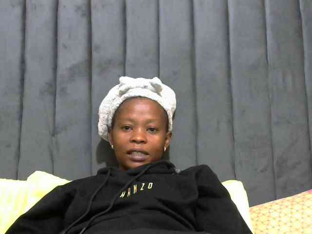 PrettyAlianah webcam