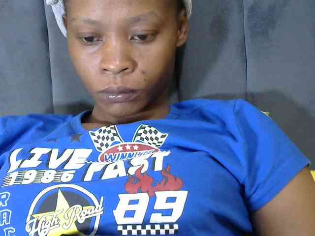 PrettyAlianah webcam