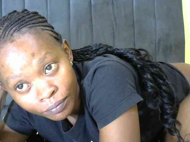 PrettyAlianah webcam