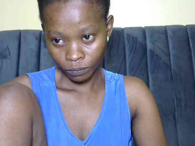 PrettyAlianah webcam