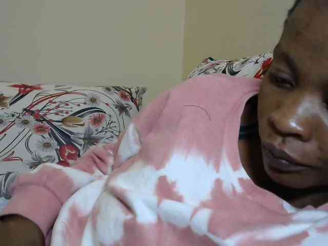 PrettyAlianah webcam
