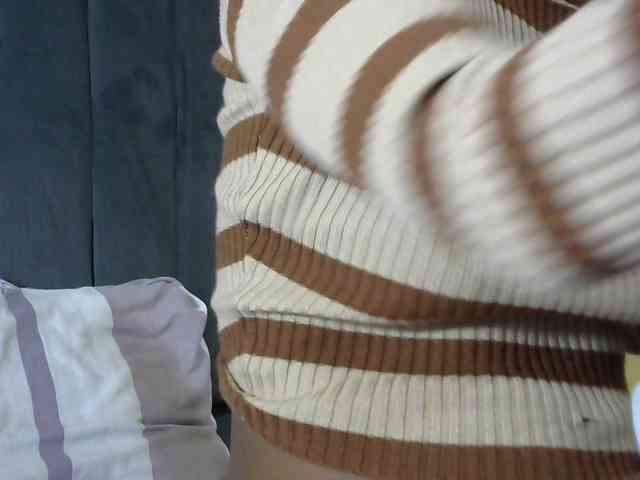 PrettyAlianah webcam