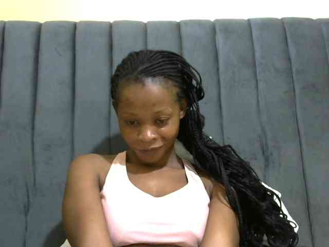 PrettyAlianah webcam
