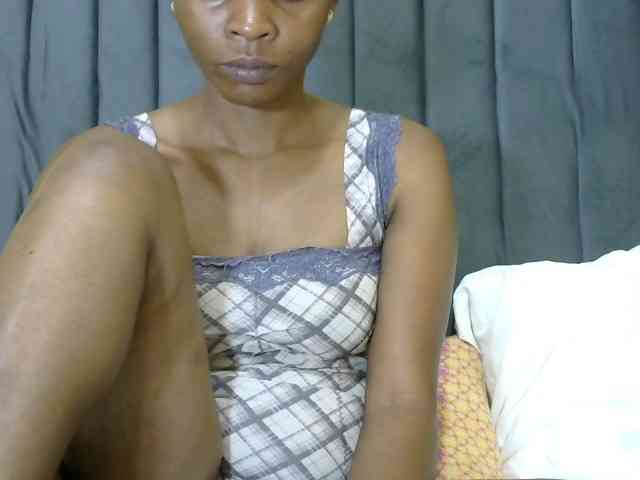PrettyAlianah webcam