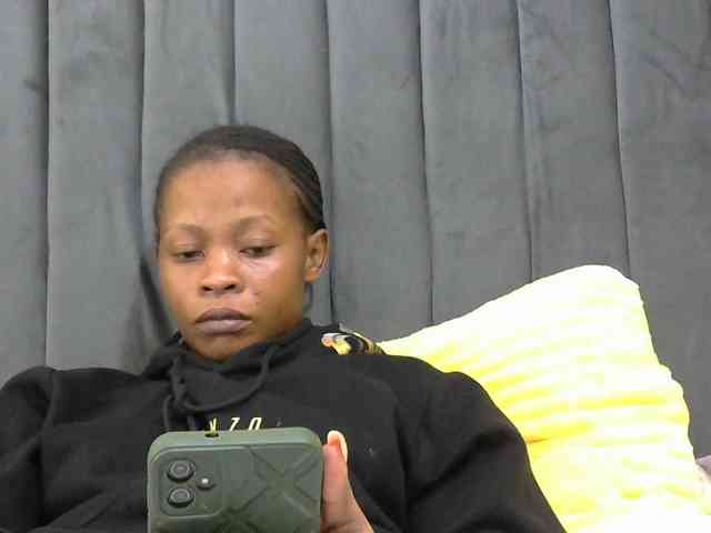 PrettyAlianah webcam