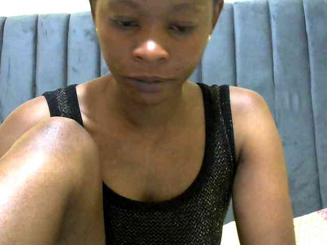 PrettyAlianah webcam