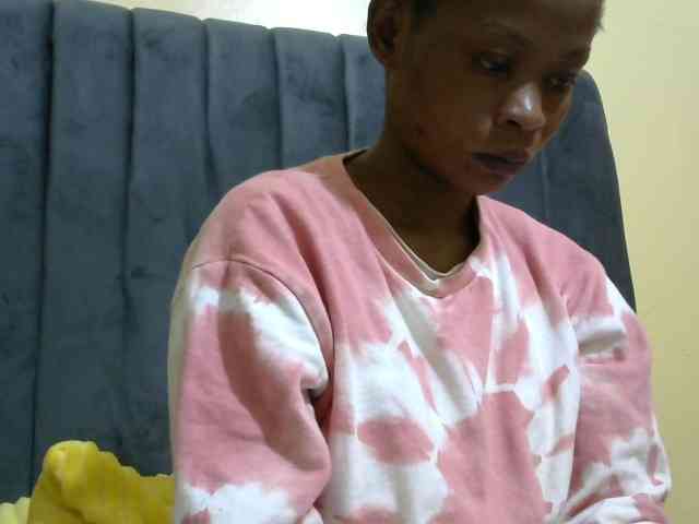 PrettyAlianah webcam